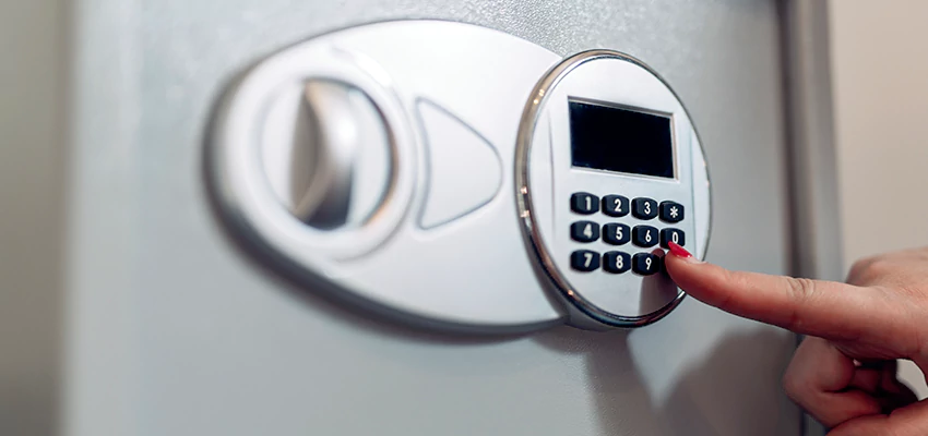 Jewelry Safe Cracking in Salinas, California