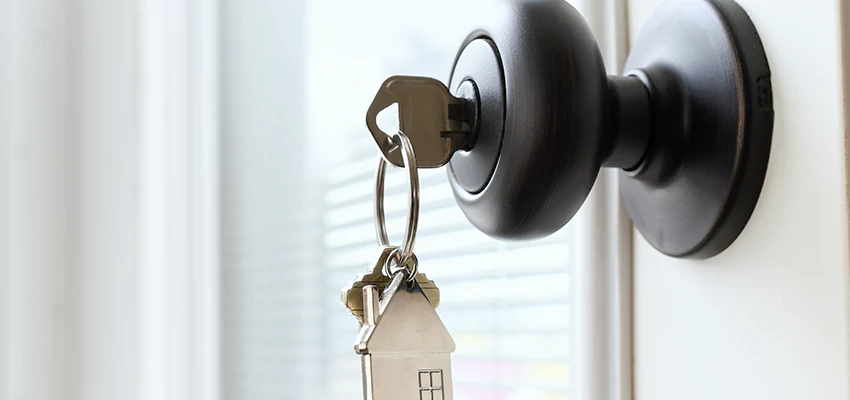 Bifold Door Knob Replacement in Salinas, California